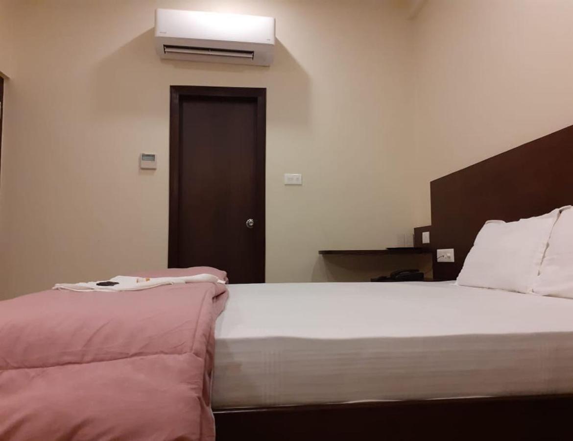 Hotel Artika Inn Βαρανάσι Εξωτερικό φωτογραφία