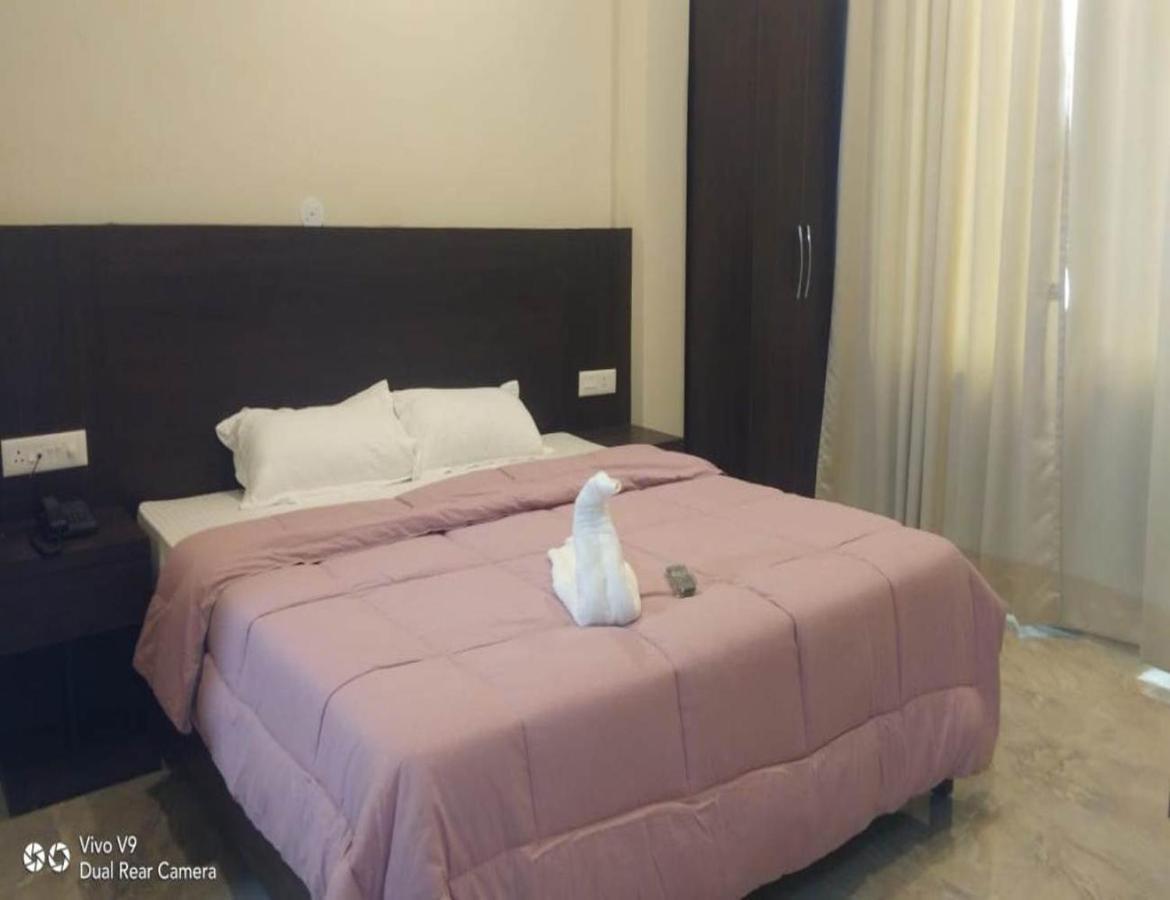 Hotel Artika Inn Βαρανάσι Εξωτερικό φωτογραφία