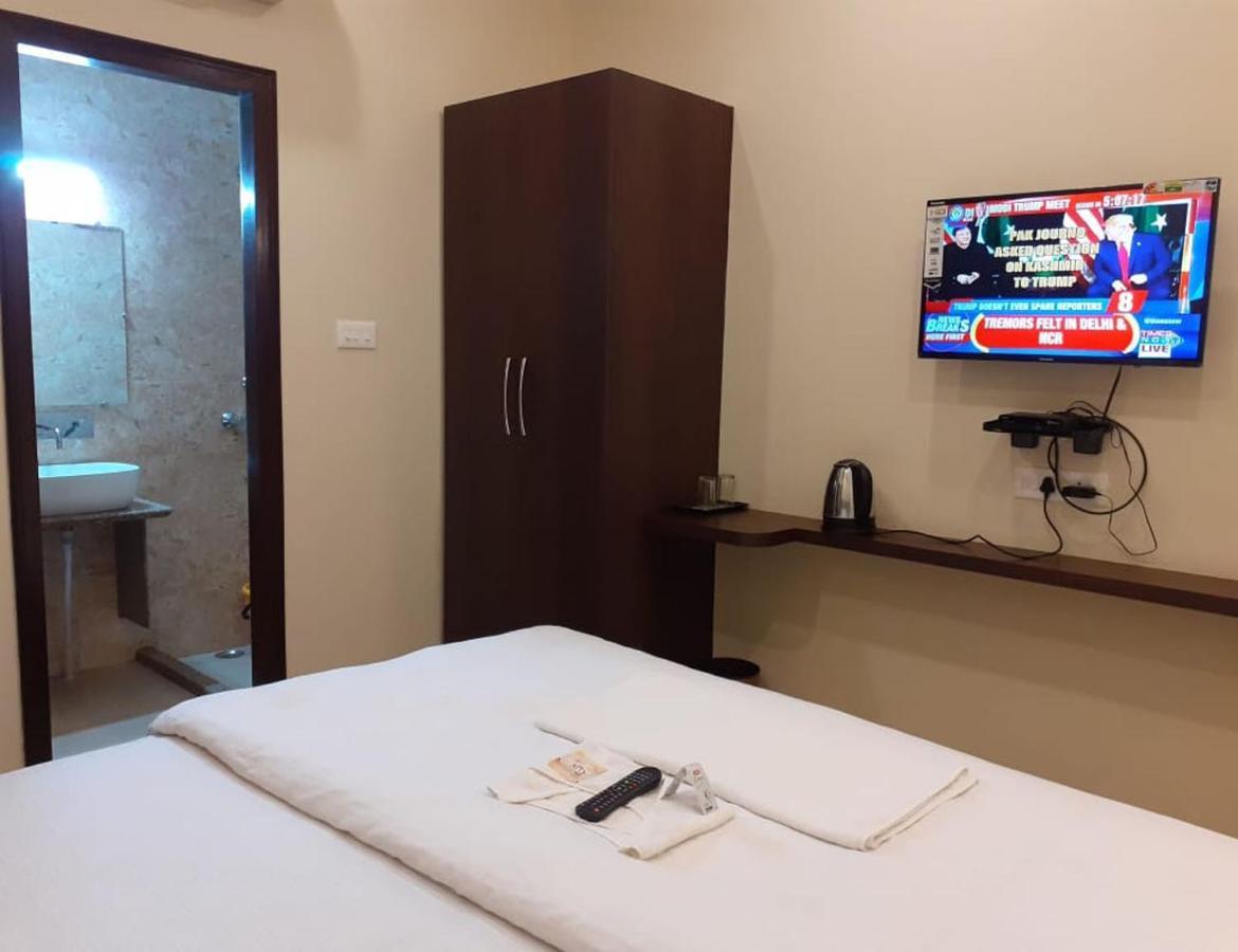 Hotel Artika Inn Βαρανάσι Εξωτερικό φωτογραφία